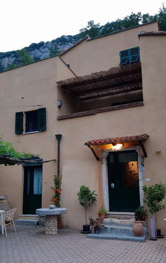 פינאלה ליגורה Agriturismo Alveare מראה חיצוני תמונה