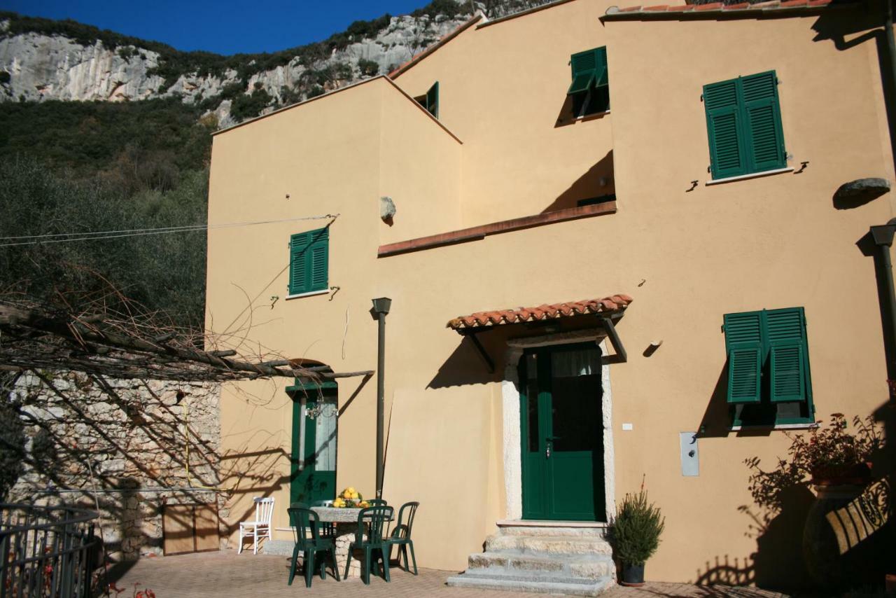 פינאלה ליגורה Agriturismo Alveare מראה חיצוני תמונה